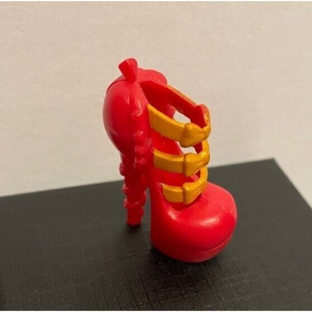 Ever After High Doll Apple White First Chapter Left Shoe only